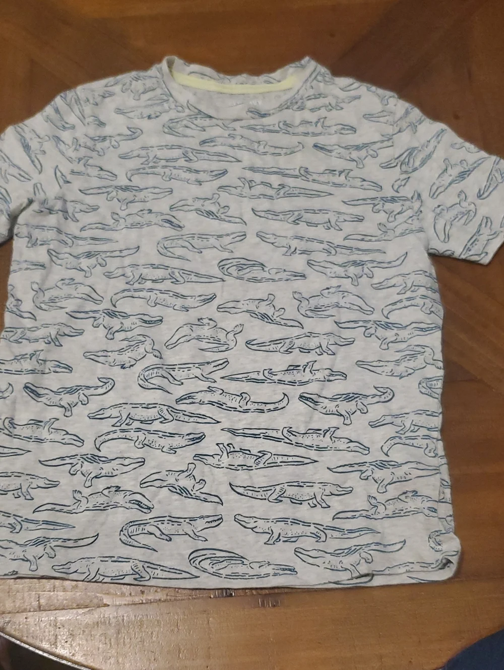 Old Navy Light Gray Tee with Blue Alligator Pattern